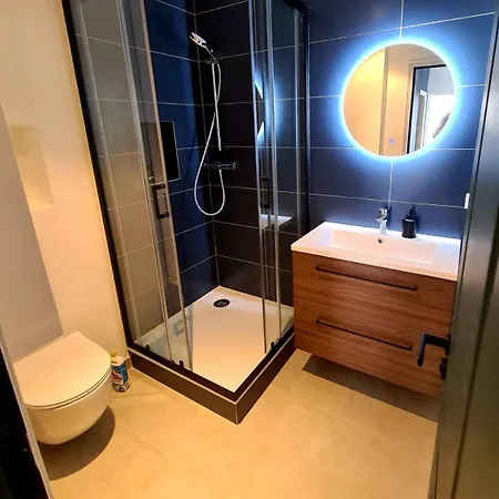 2 Bedrooms 5 Min Walk To Croisette * Cannes