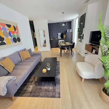 2 Bedrooms 5 Min Walk To Croisette * Cannes